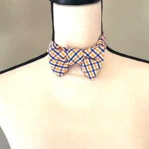 Youth bow tie. Worn maybe 1 time.